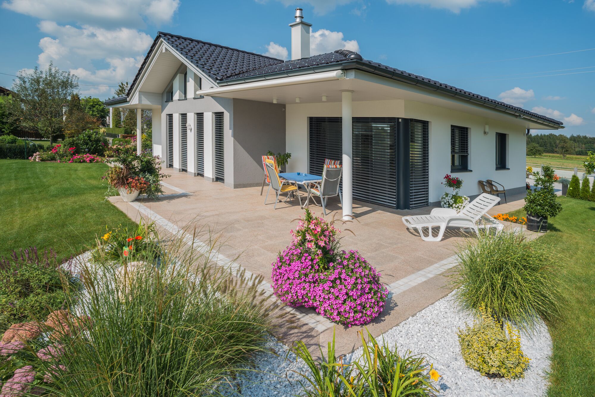 Einfamilienhaus mit Garten und Terrasse